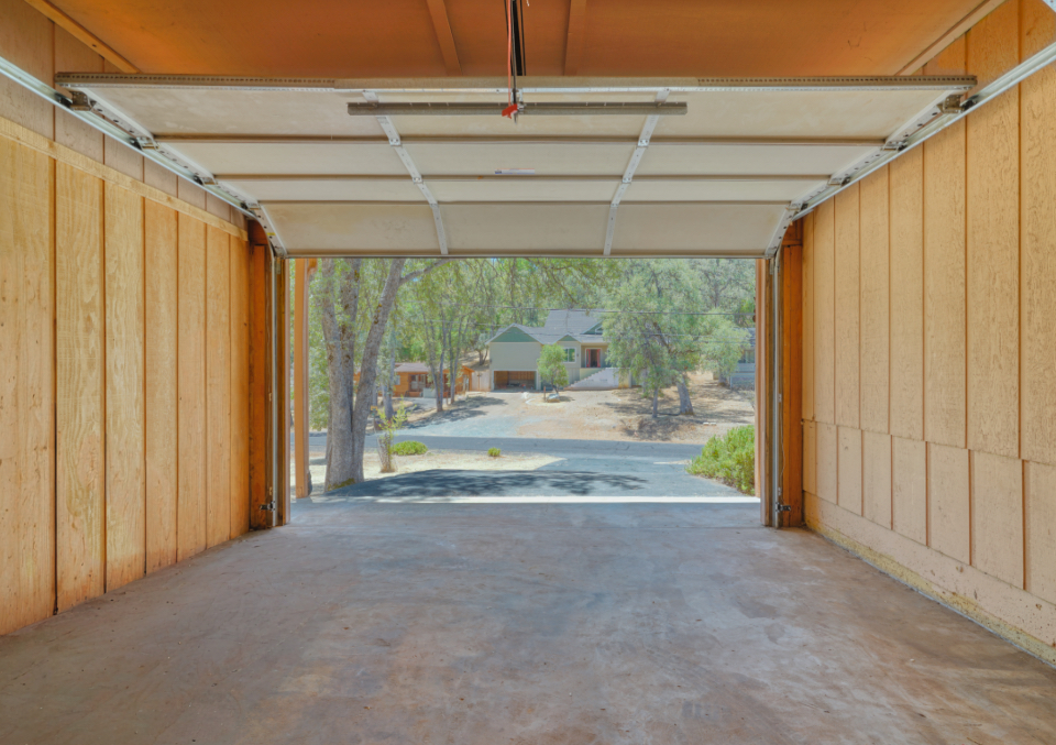 Generative AI Clutter removal